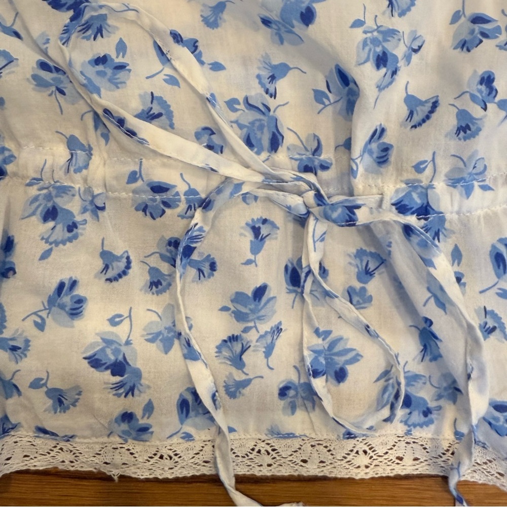 NWT gap top - Picture 5 of 8